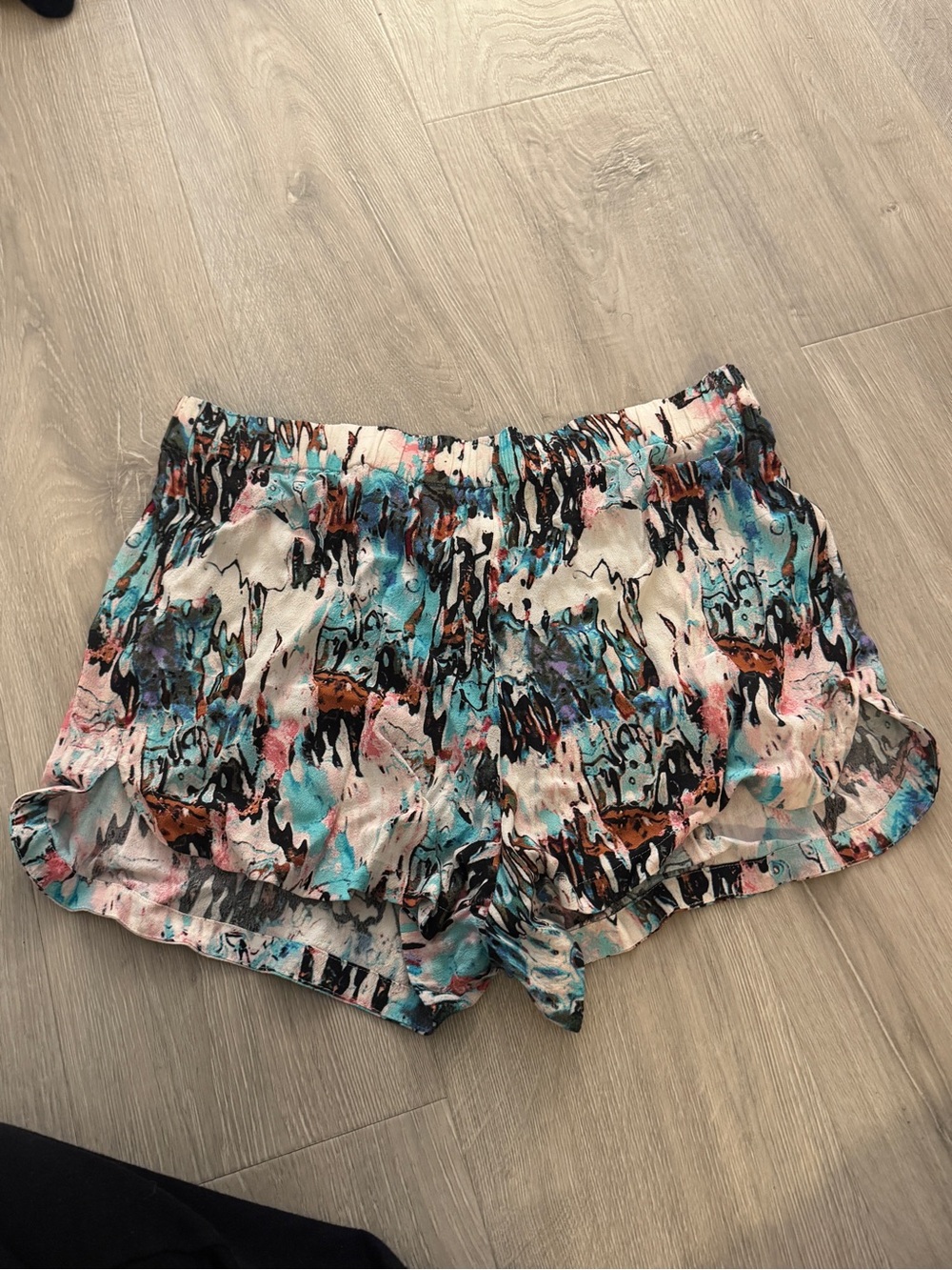 Lightweight Abstract Print Women's Shorts - Aqua & Pink